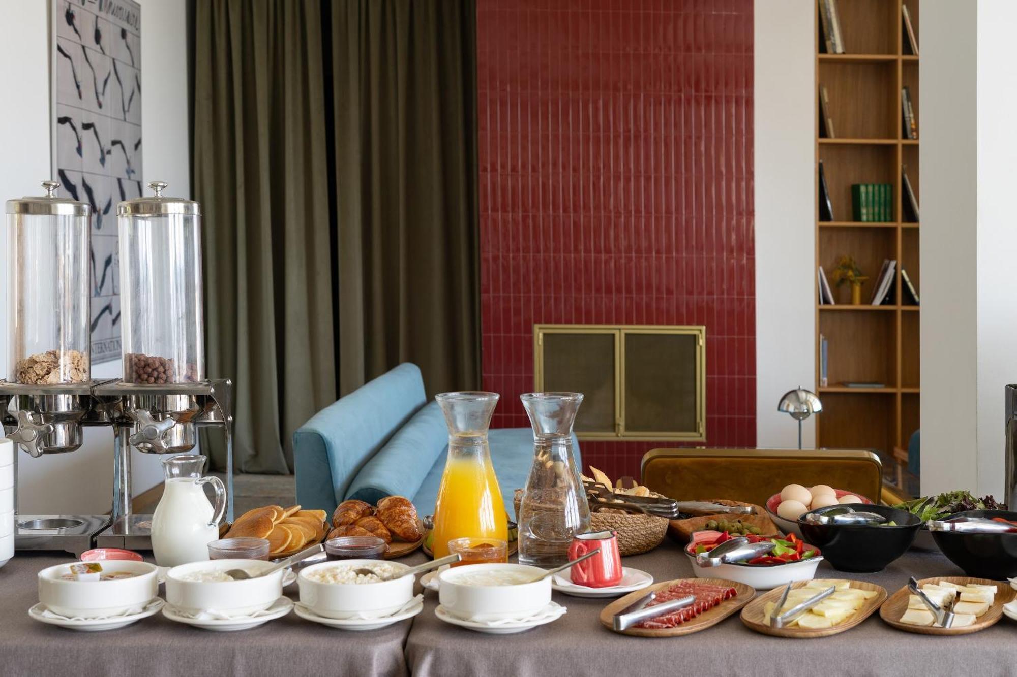 טביליסי Castor & Pollux Hotel מראה חיצוני תמונה