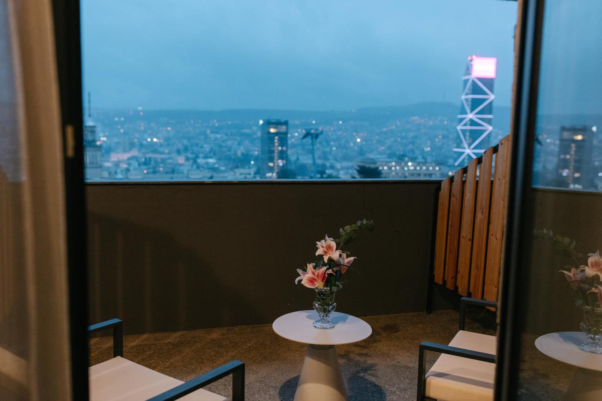 טביליסי Castor & Pollux Hotel מראה חיצוני תמונה